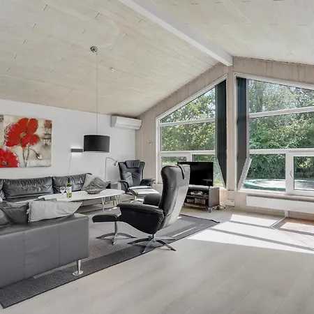 Lovely In With Sauna Holiday home *
